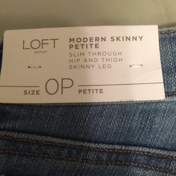 NWT Loft Outlet Skinny Jeans - petite - Picture 2 of 6